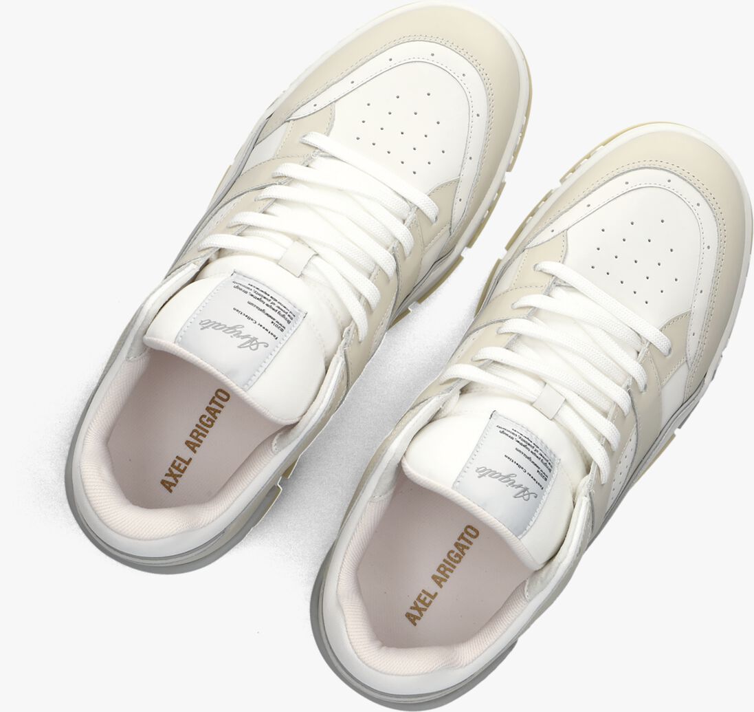 beige axel arigato lage sneakers area lo fluffy sneaker