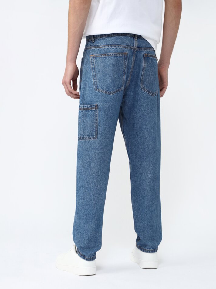 Calça jeans repaginada e com caimento relaxado - Índigo