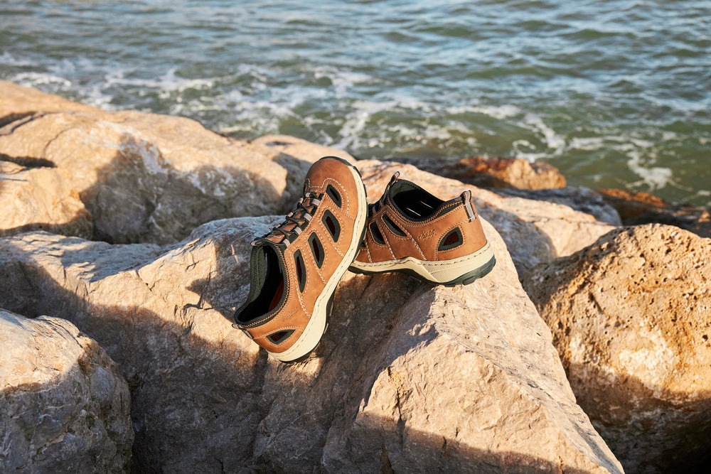 Rieker Slipper  Trekking Schuh, Sandale, Sommerschuh mit praktischem Gummizug
