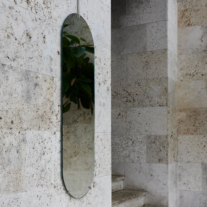 Moebe - Wandspiegel oval, 133 cm x 44 cm, Messing