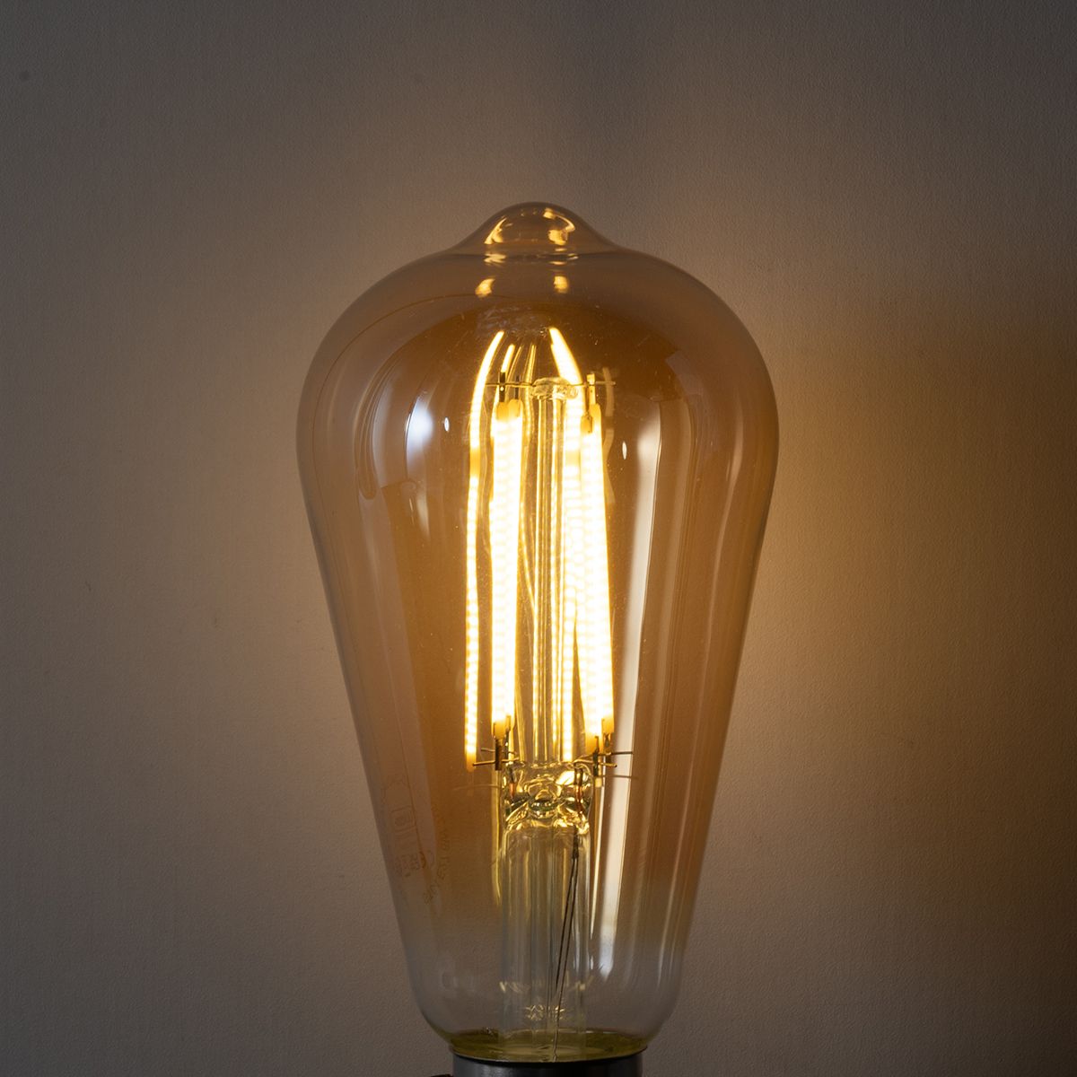 E27 3-staps dimbare LED lamp ST64 goud 6W 700 lm 2700K