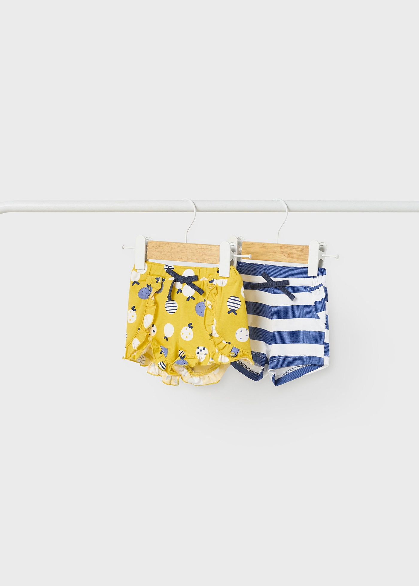 Conjunto de 2 shorts de algodão sustentável para recém-nascidos