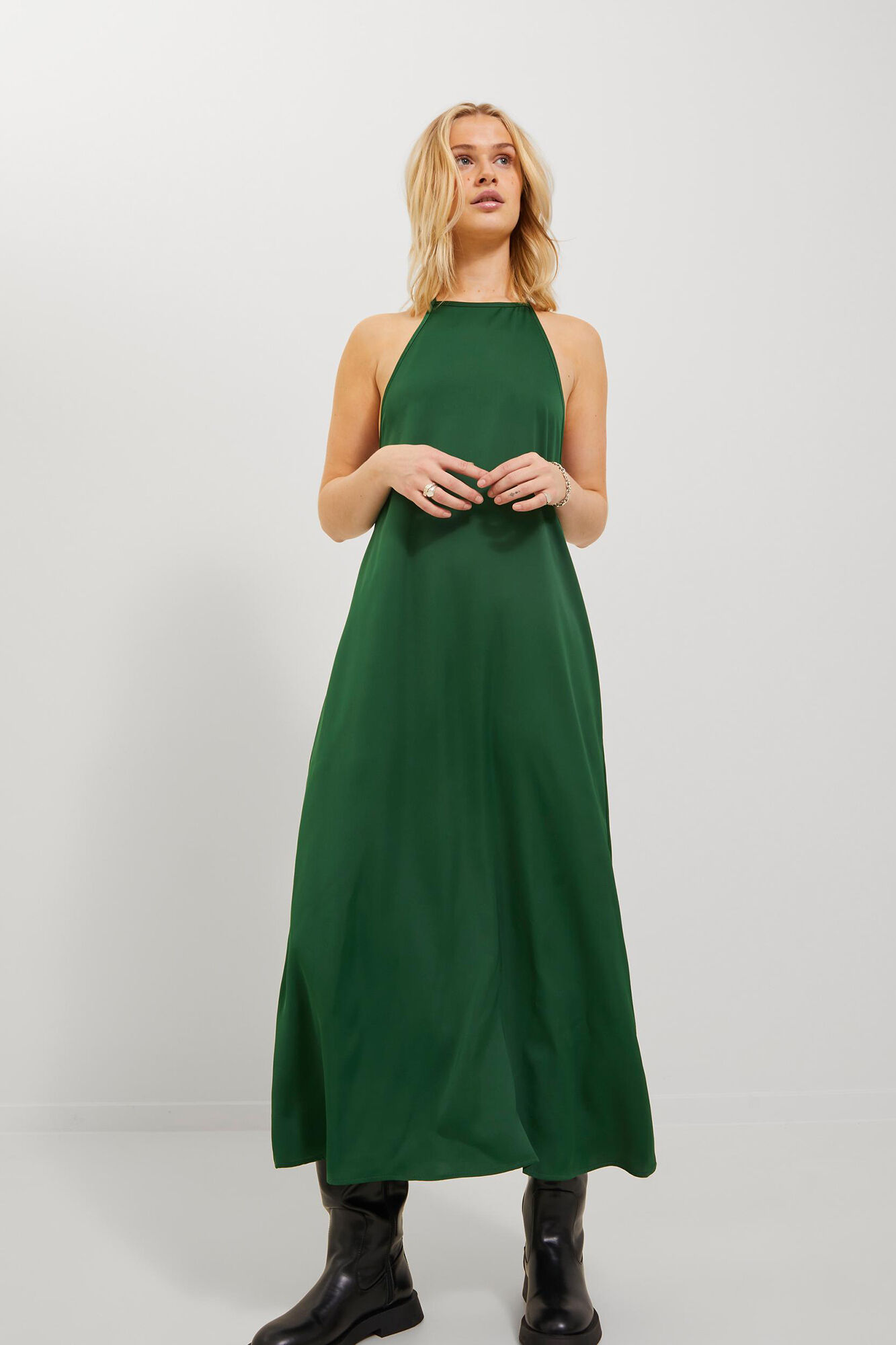 Vestido longo com decote halter