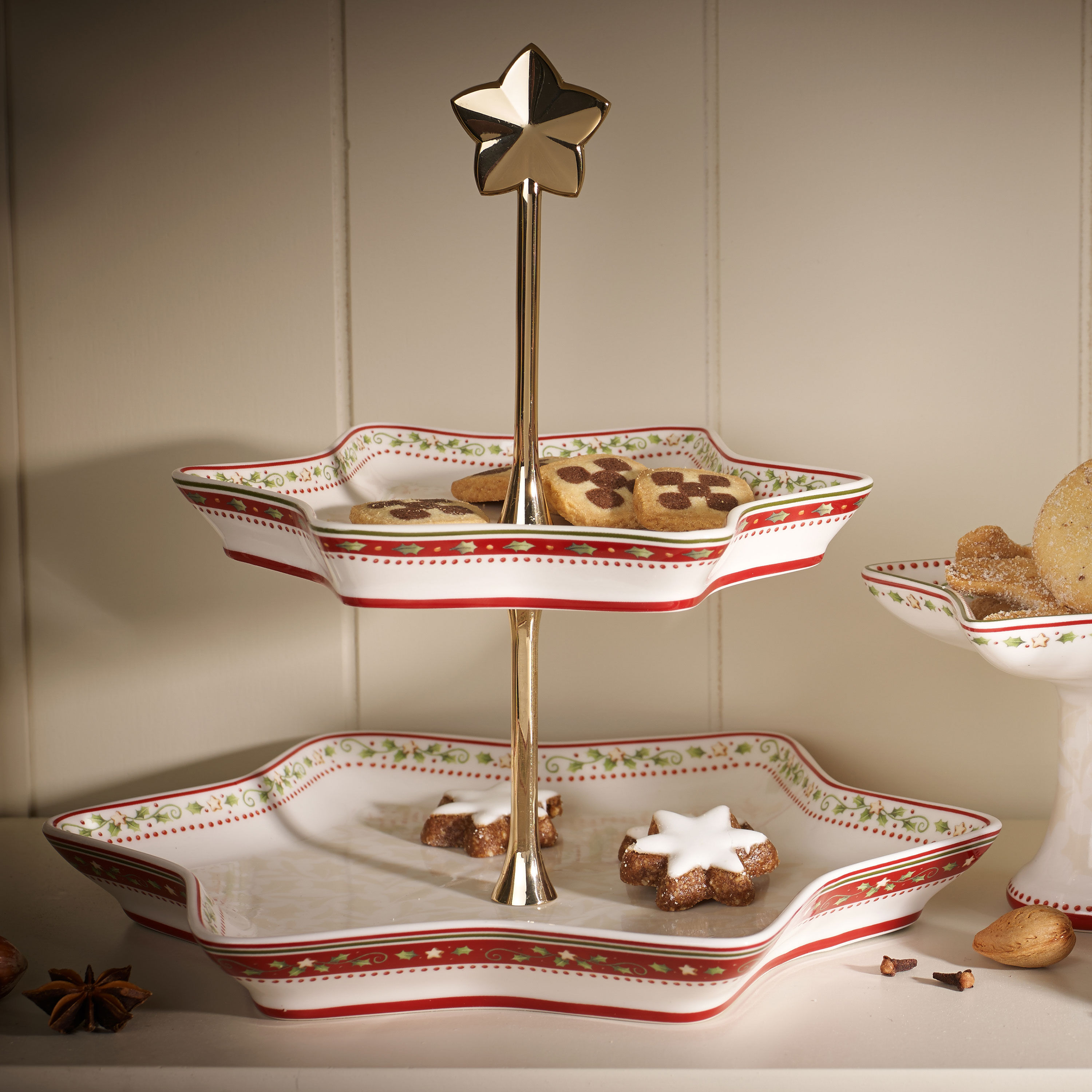 Winter Bakery Delight 3 Tier Stand Red, 10.9'' x 9.5''