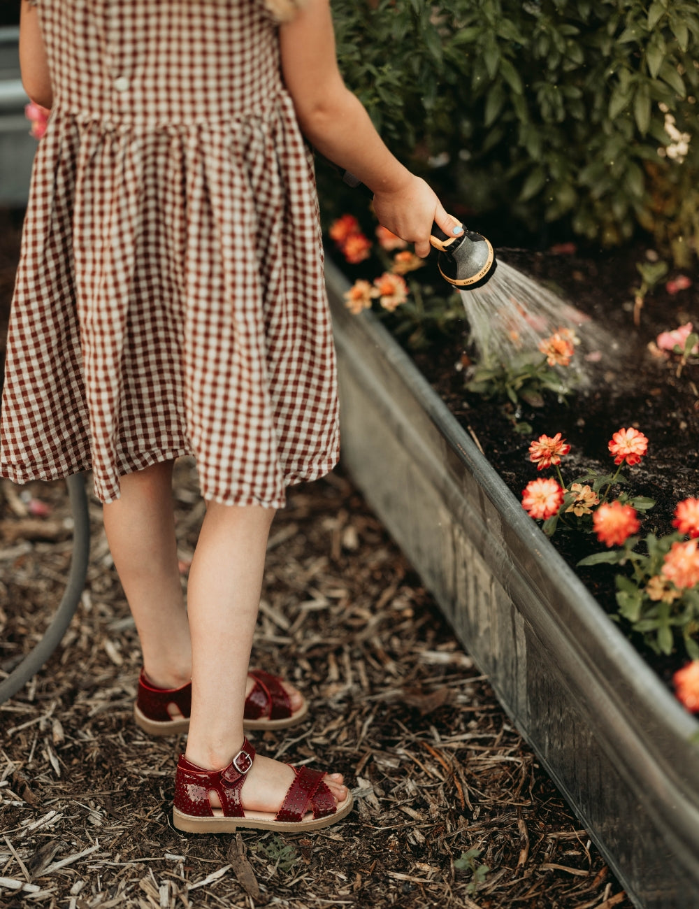 Crossover Scallop Flower - Cherry Patent