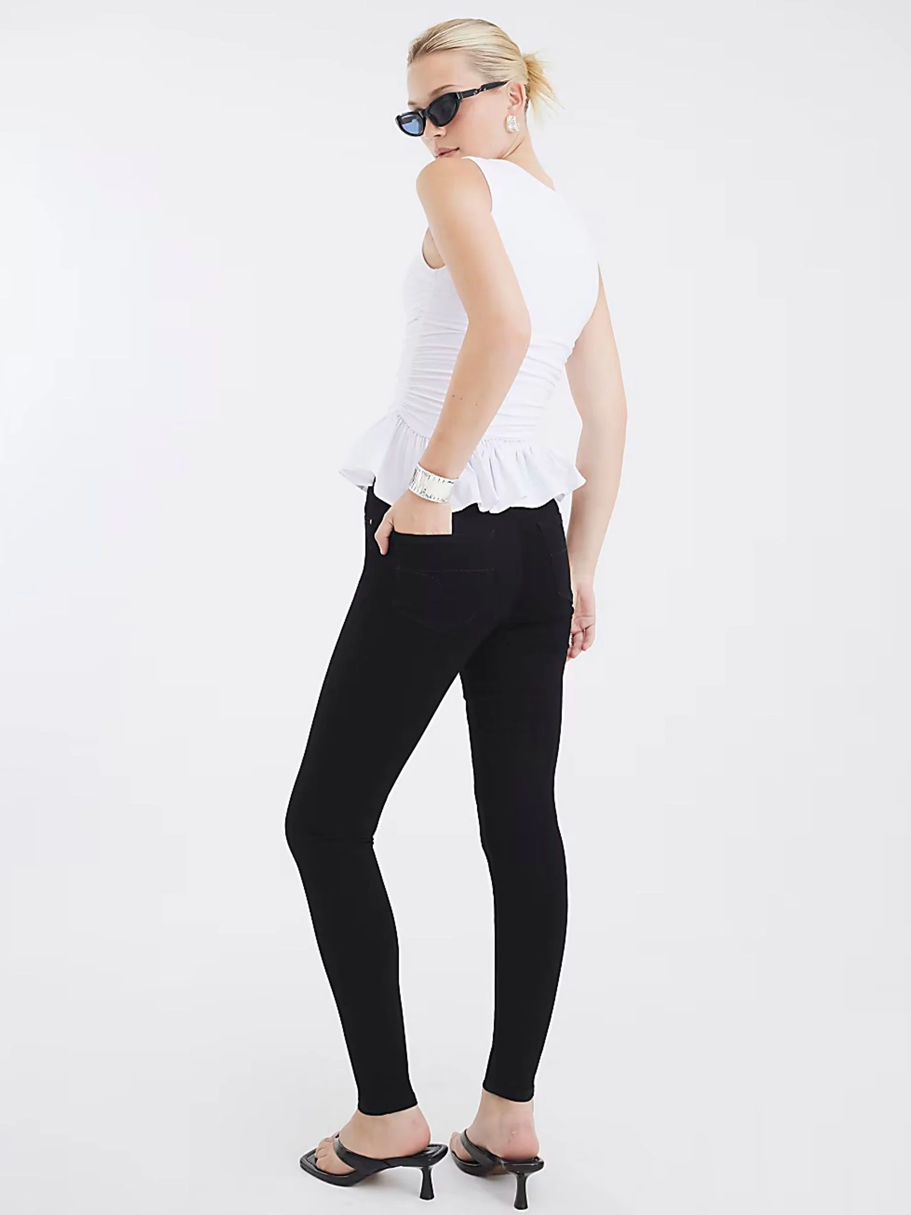 River Island vormgevende jeans met halfhoge taille