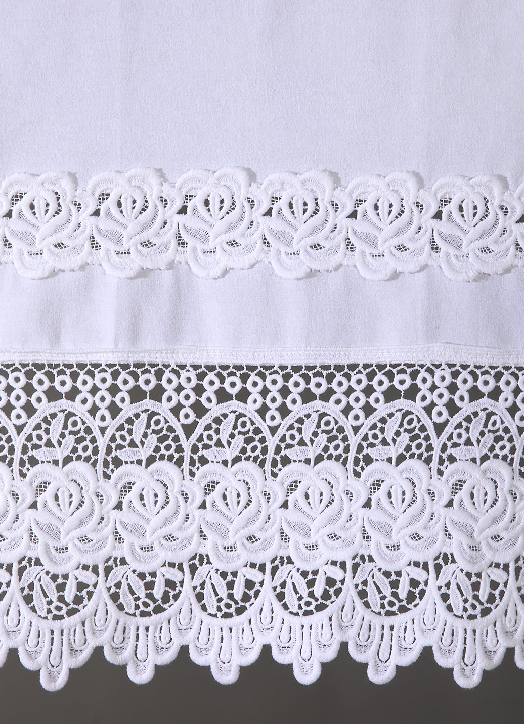 Fensterdekoration aus reiner Baumwolle mit hochwertiger Spitze