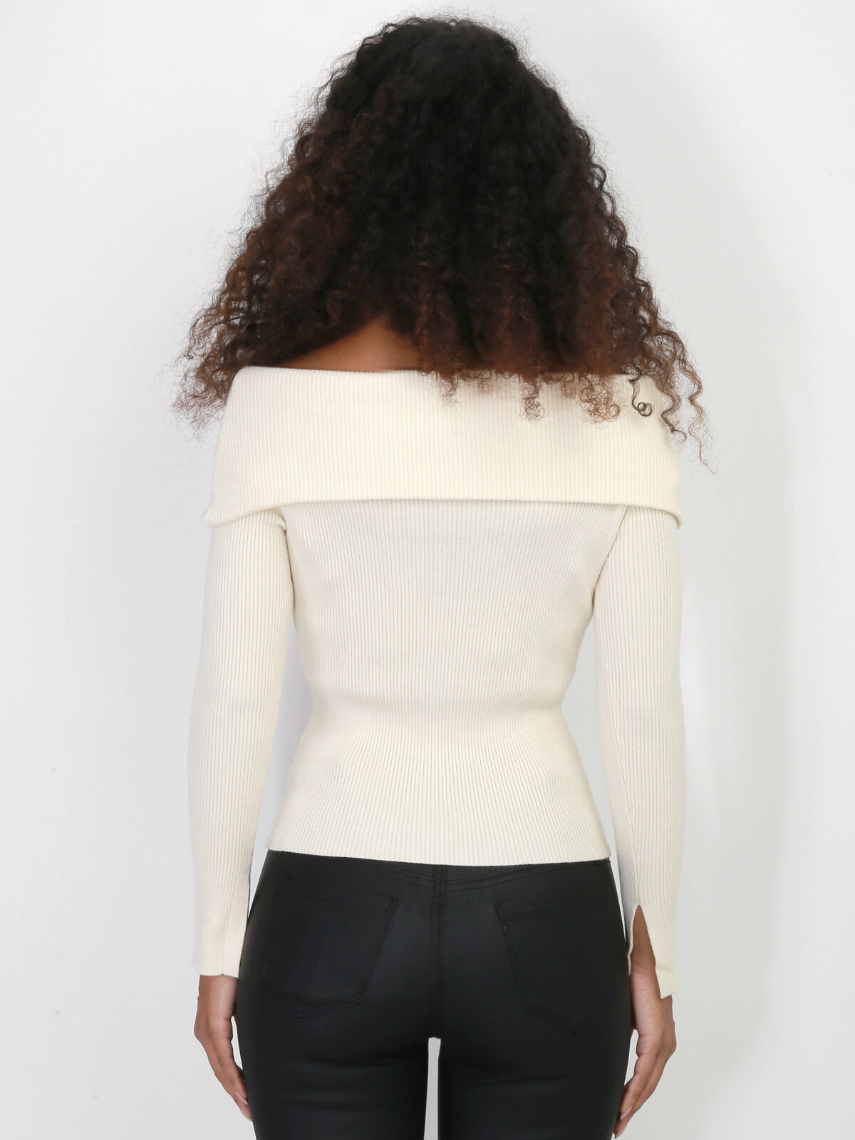 Pull côtelé à col bardot- Beige