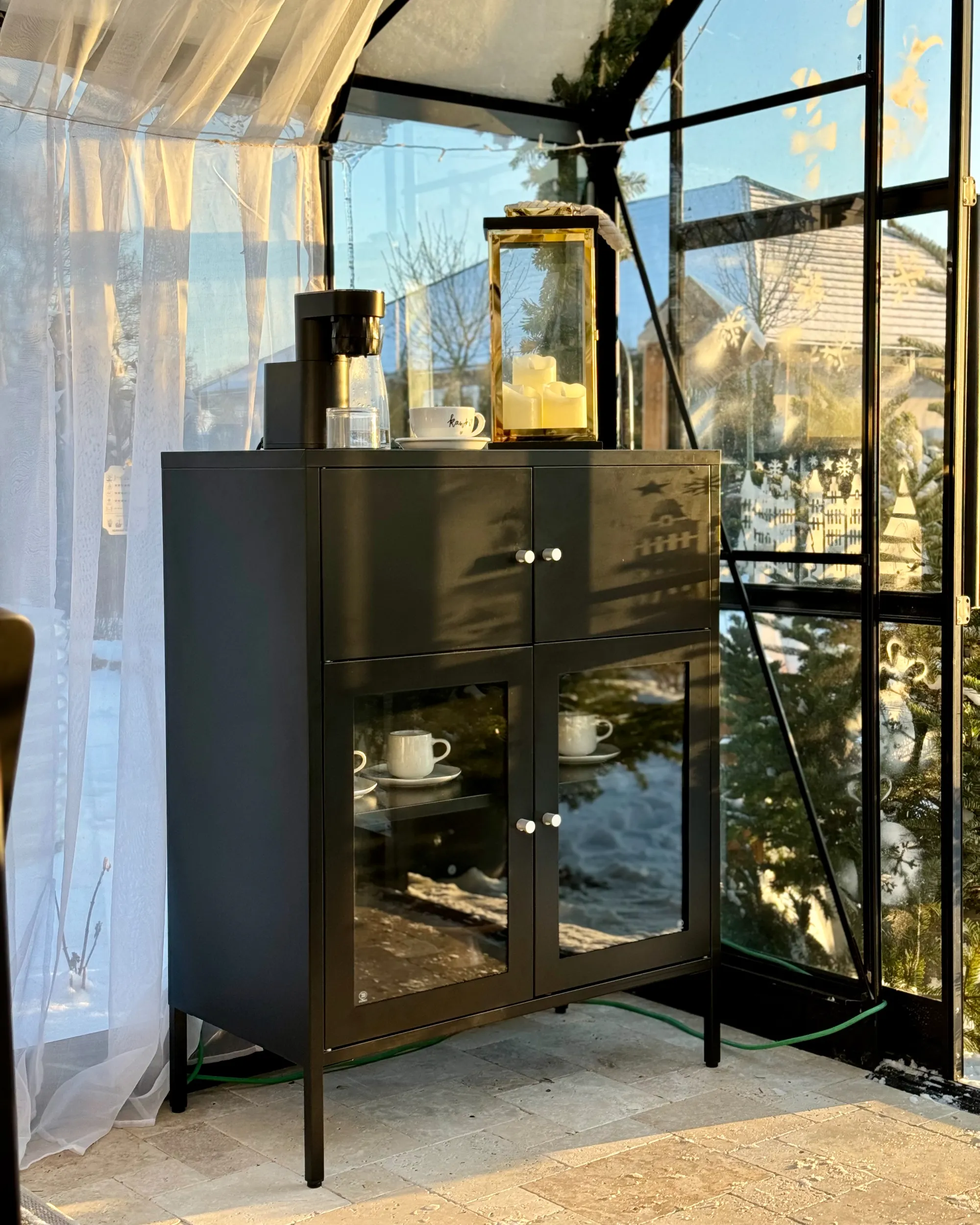 Dressoir met glazen deuren ESHOLT Metaal 80 cm Zwart