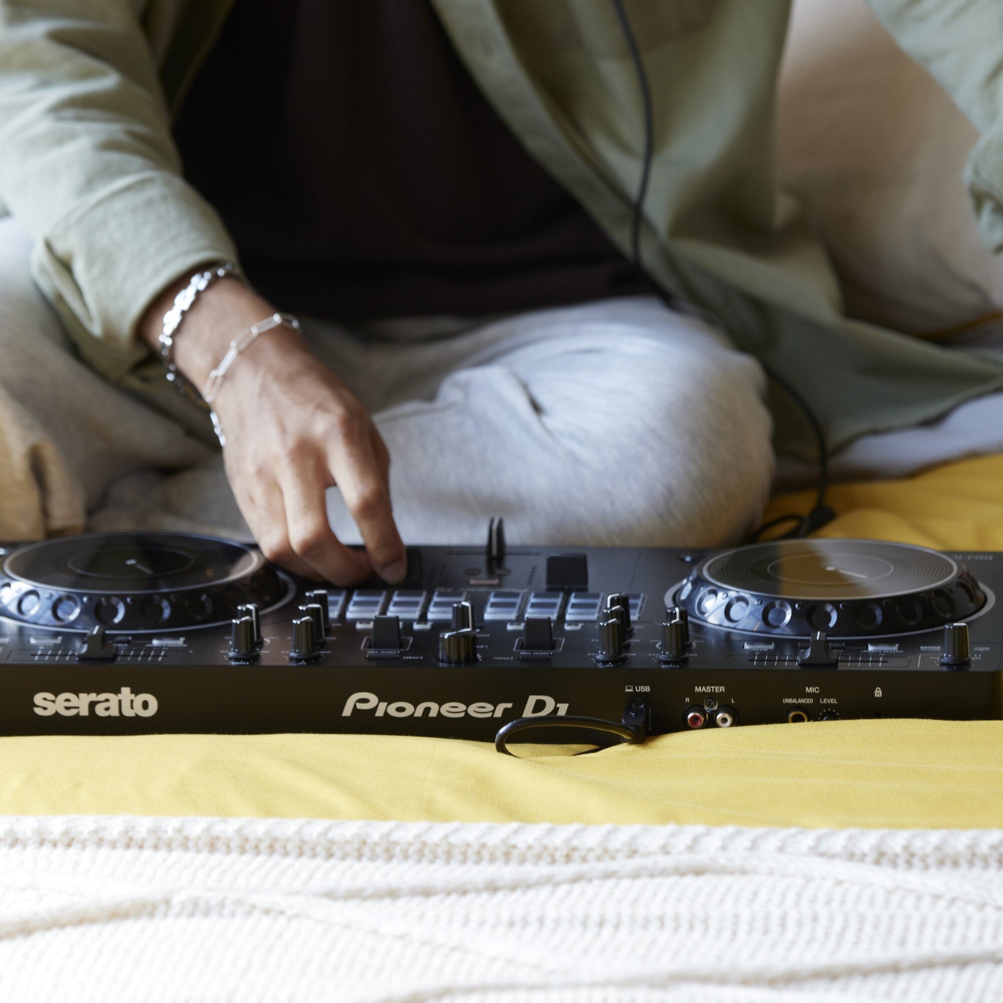 Pioneer DJ DDJ-REV1 DJ-controller voor Serato DJ Lite