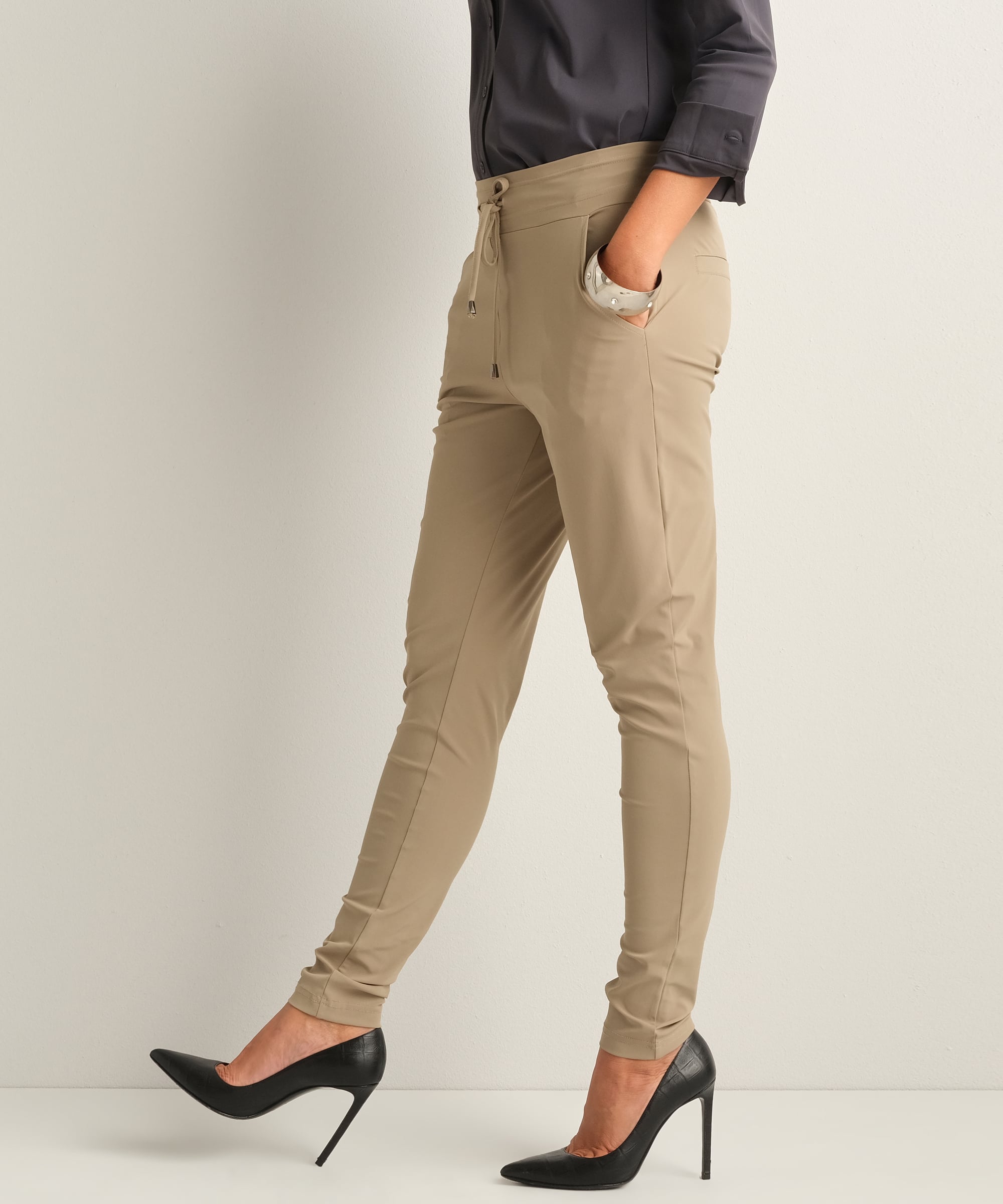 slim fit broek travelstof