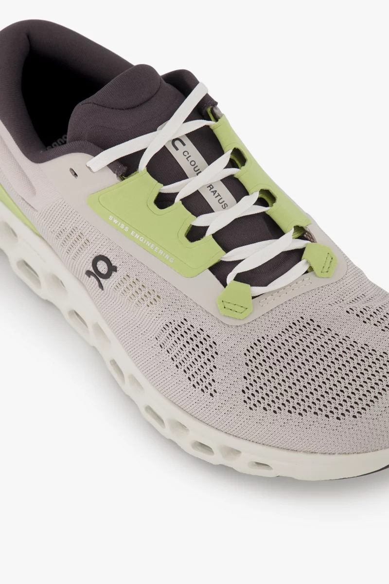 ON Cloudstratus 3 Herren Laufschuh