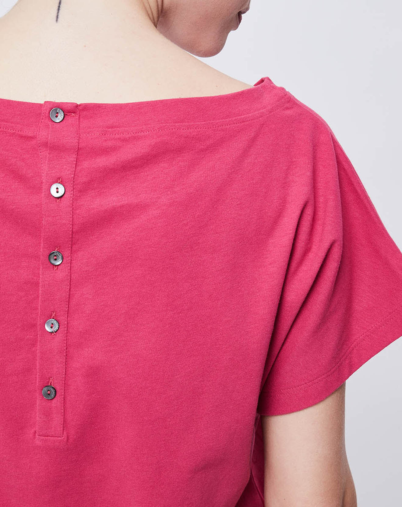 John Galliano T-Shirt boutonné et imprimé rose
