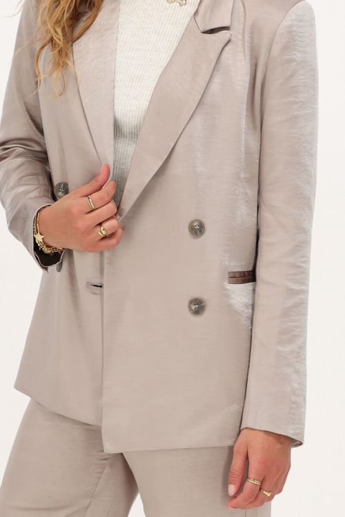 Beige blazer met dubbele knopen satijn