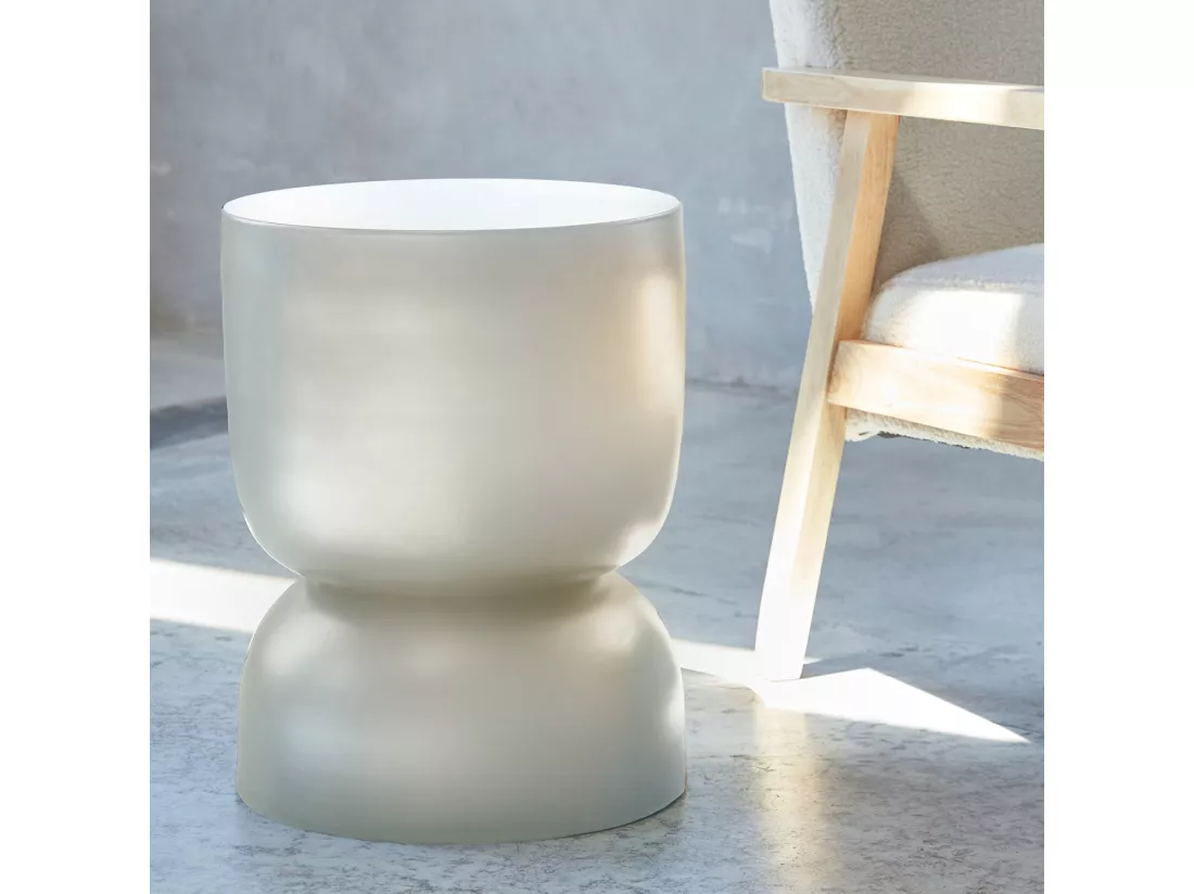 Table d'appoint. bout de canapé. table de chevet en métal. crème. Madi. Ø32 x H 42cm