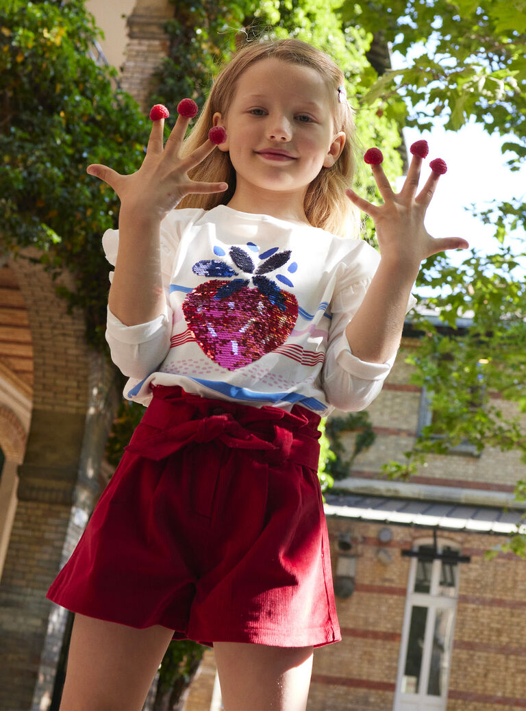 Short rouge carmin fille