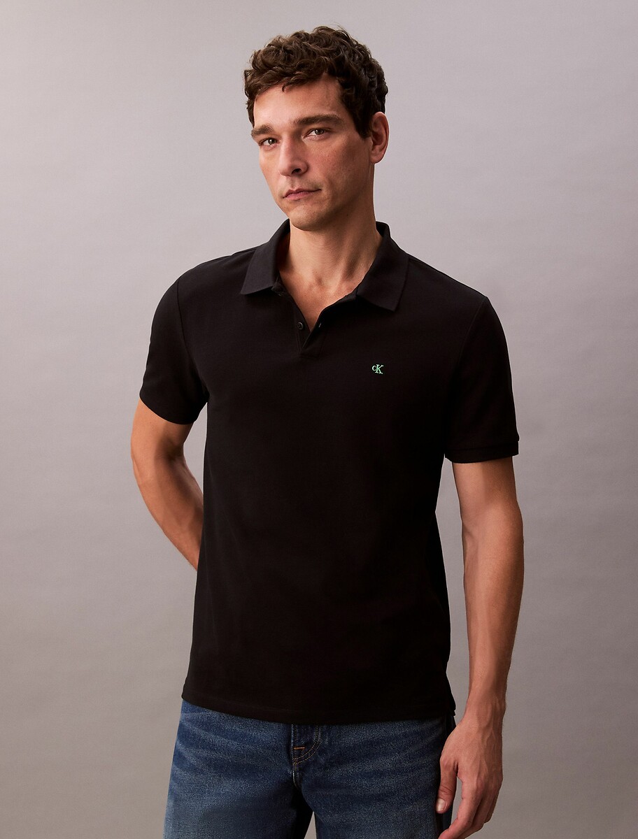 CALVIN KLEIN JEANS<br>Camisa polo em algodão piqué com mangas curtas