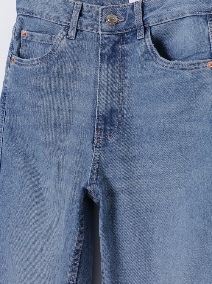 Calça jeans flare curta - Azul claro