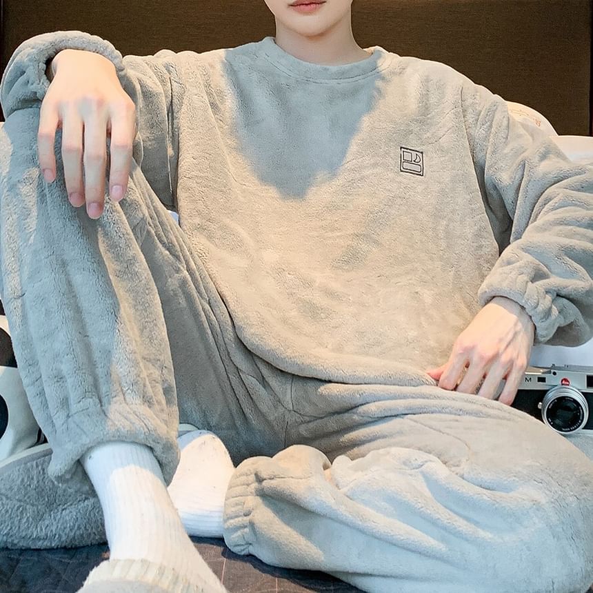 Jeony - Pyjamaset: Fleece Sweatshirt + Broek