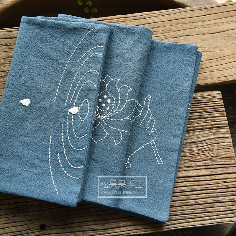 Embroidery Kingdom - DIY borduurpakket voor theetafelkleed