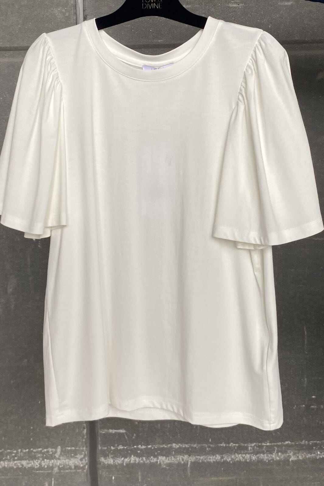 Love & Divine Love648-1 15 cream