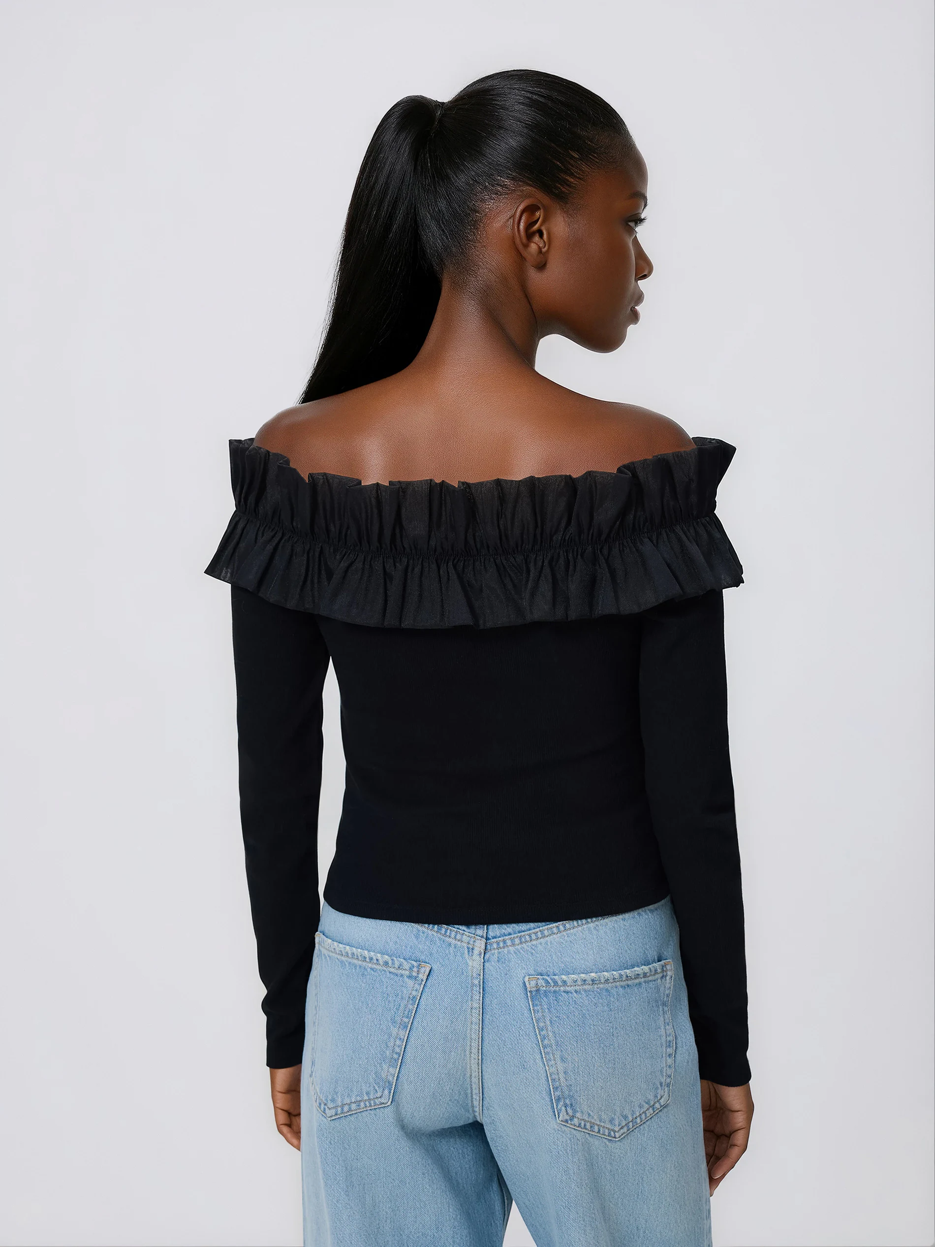 Langarmshirt mit dekorativem Ausschnitt