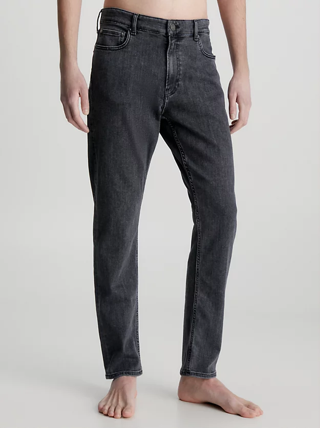 Calça jeans afunilada