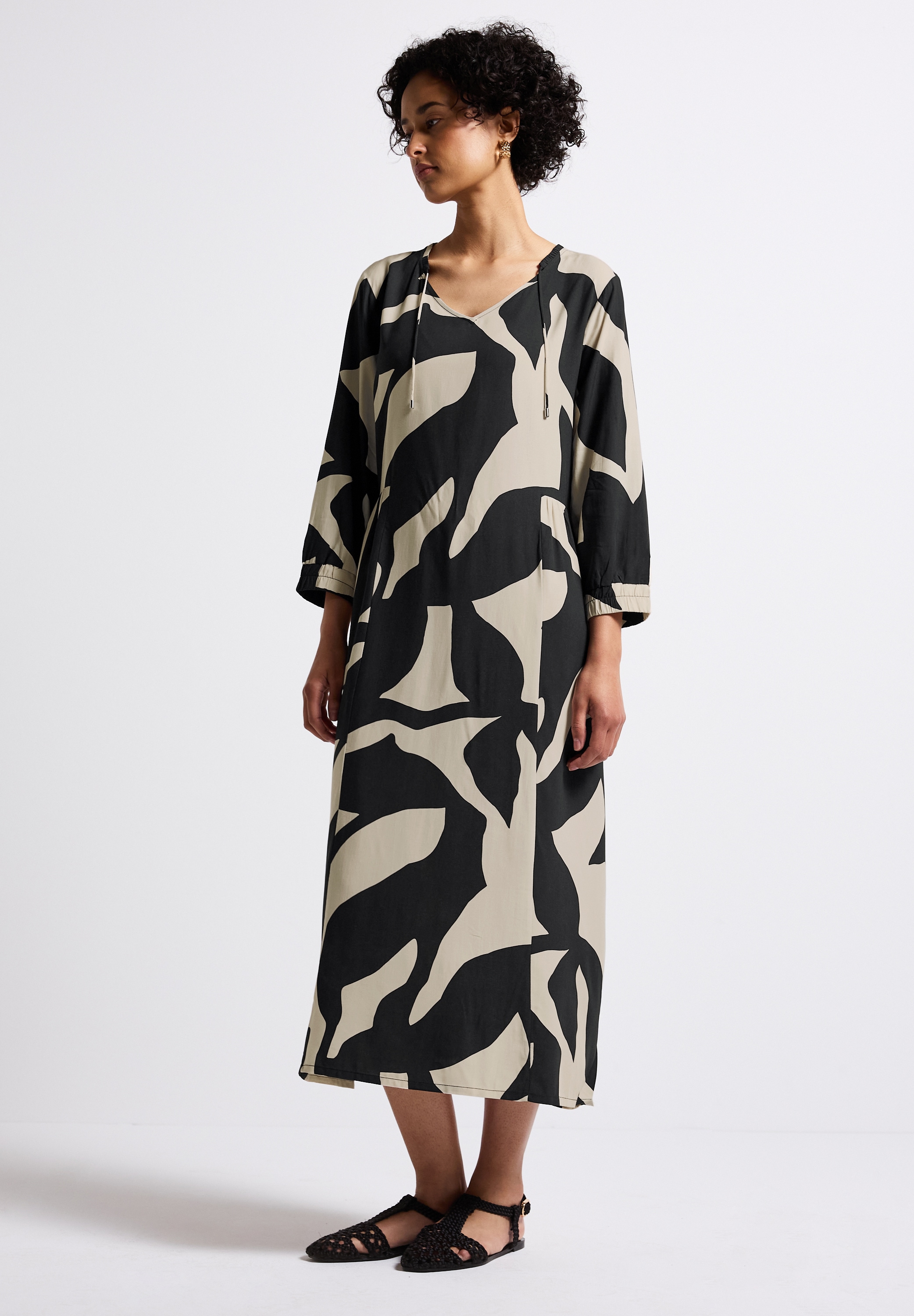 STREET ONE Midikleid Ohne Taschen mit grafischem Muster und 3/4 -Arm