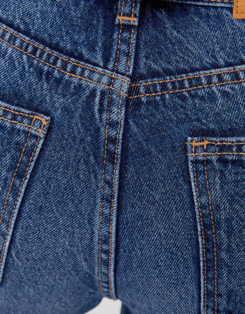 calça jeans de corte reto