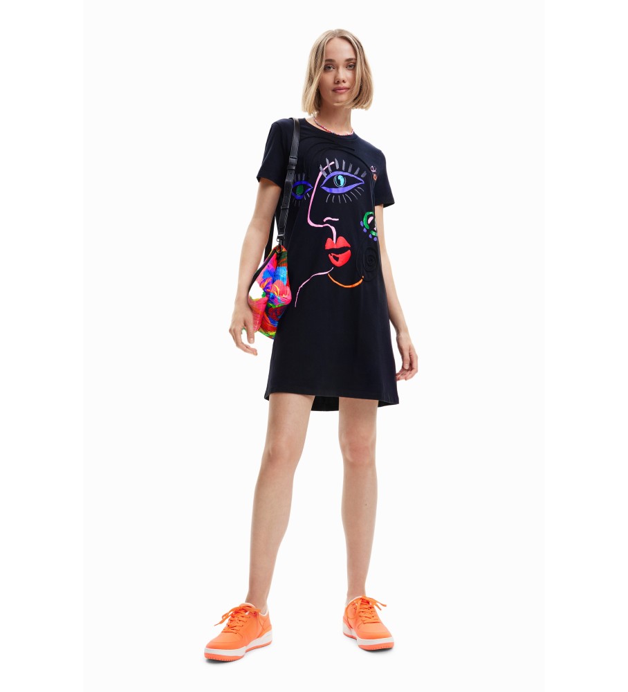 Vestido camiseta Desigual Arty Face preto