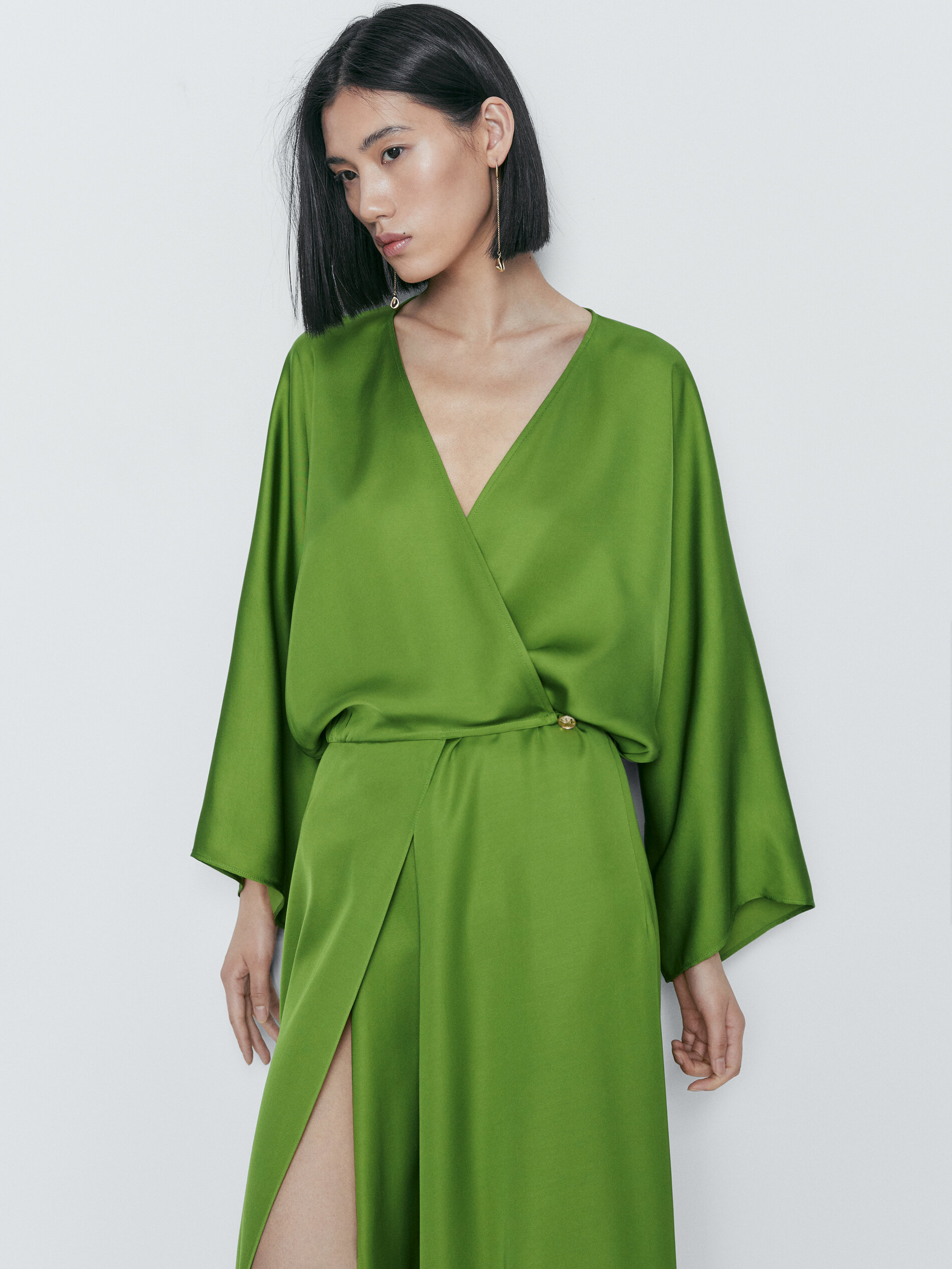Vestido quimono fluido com detalhe de faixa - VERDE