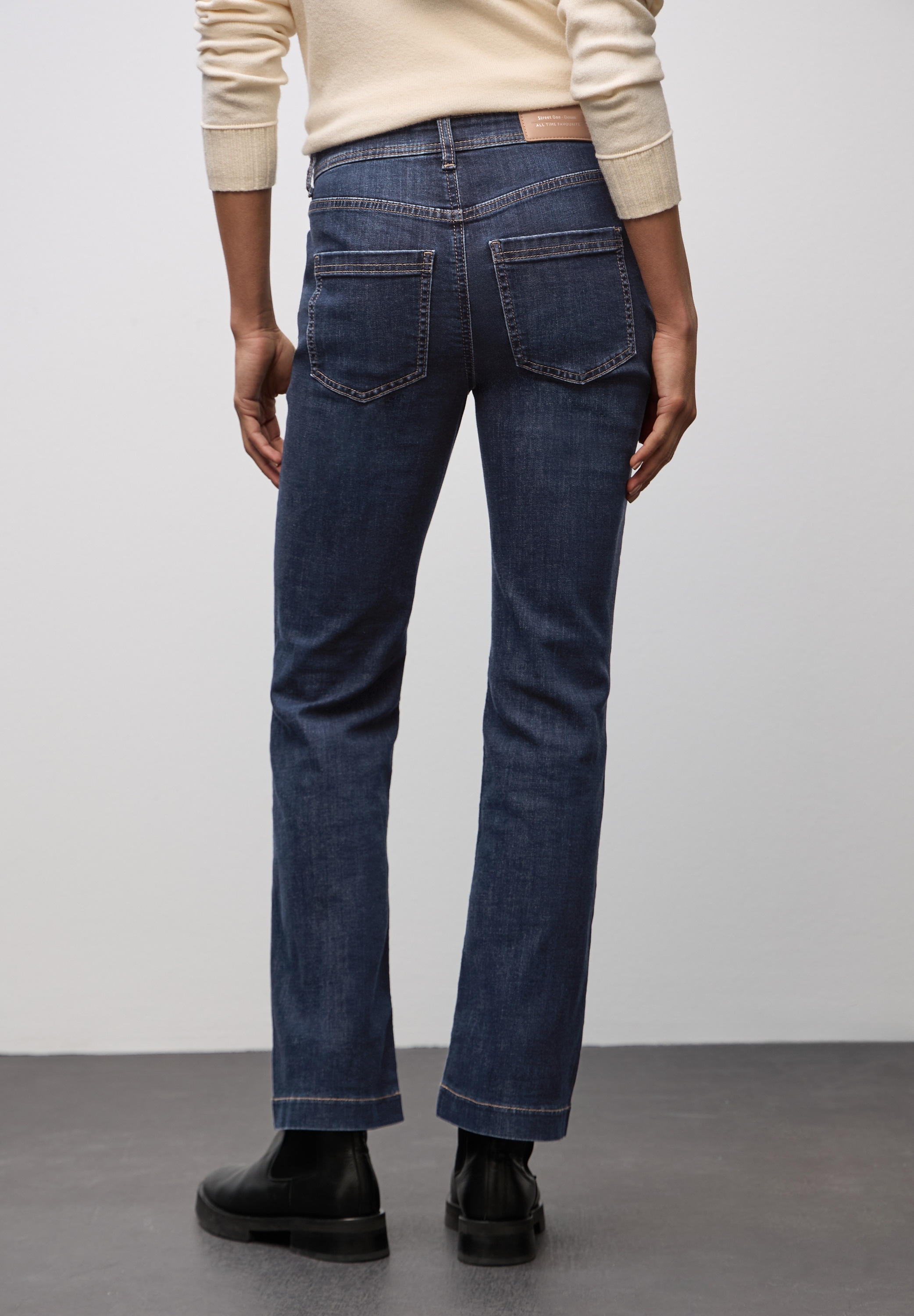 STREET ONE Bootcut-Jeans mit Stretch