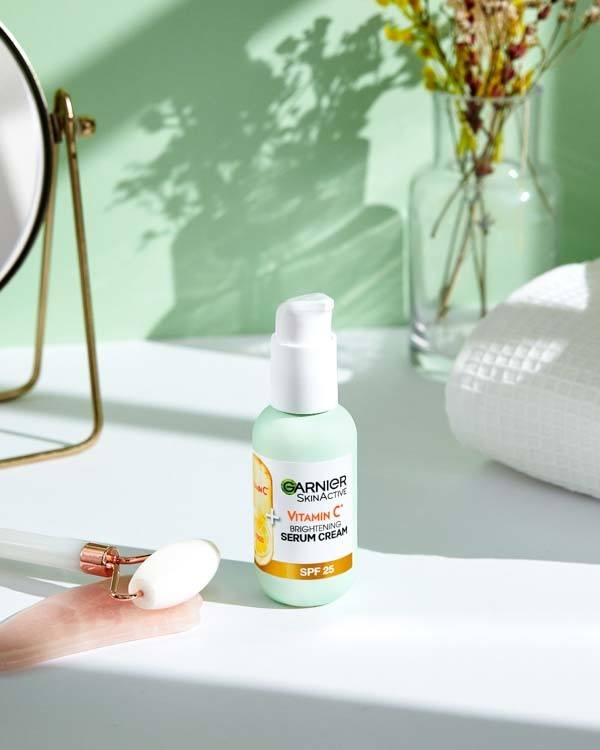 Garnier SkinActive Vitamin C* 2 In 1 Brightening Serum Cream 50ml