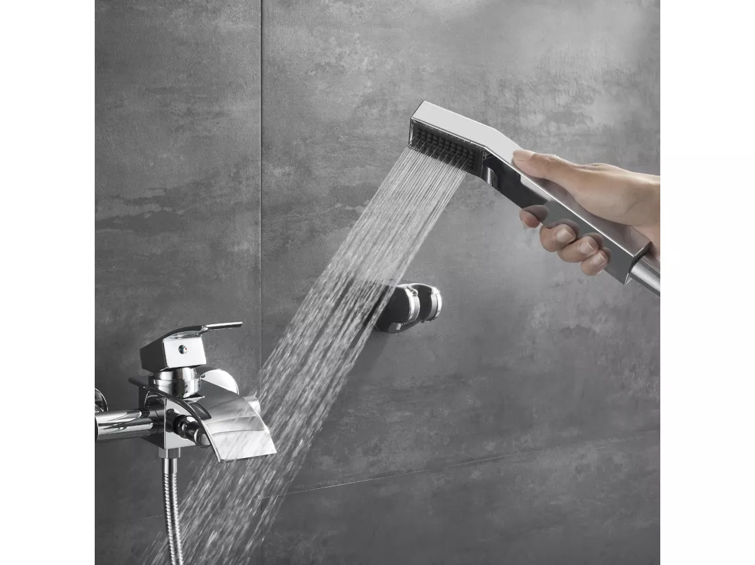 Robinet de Bain Monocommande pour Baignoire Montage Cascade Mitigeur Douche avec Douche à Main Chromé