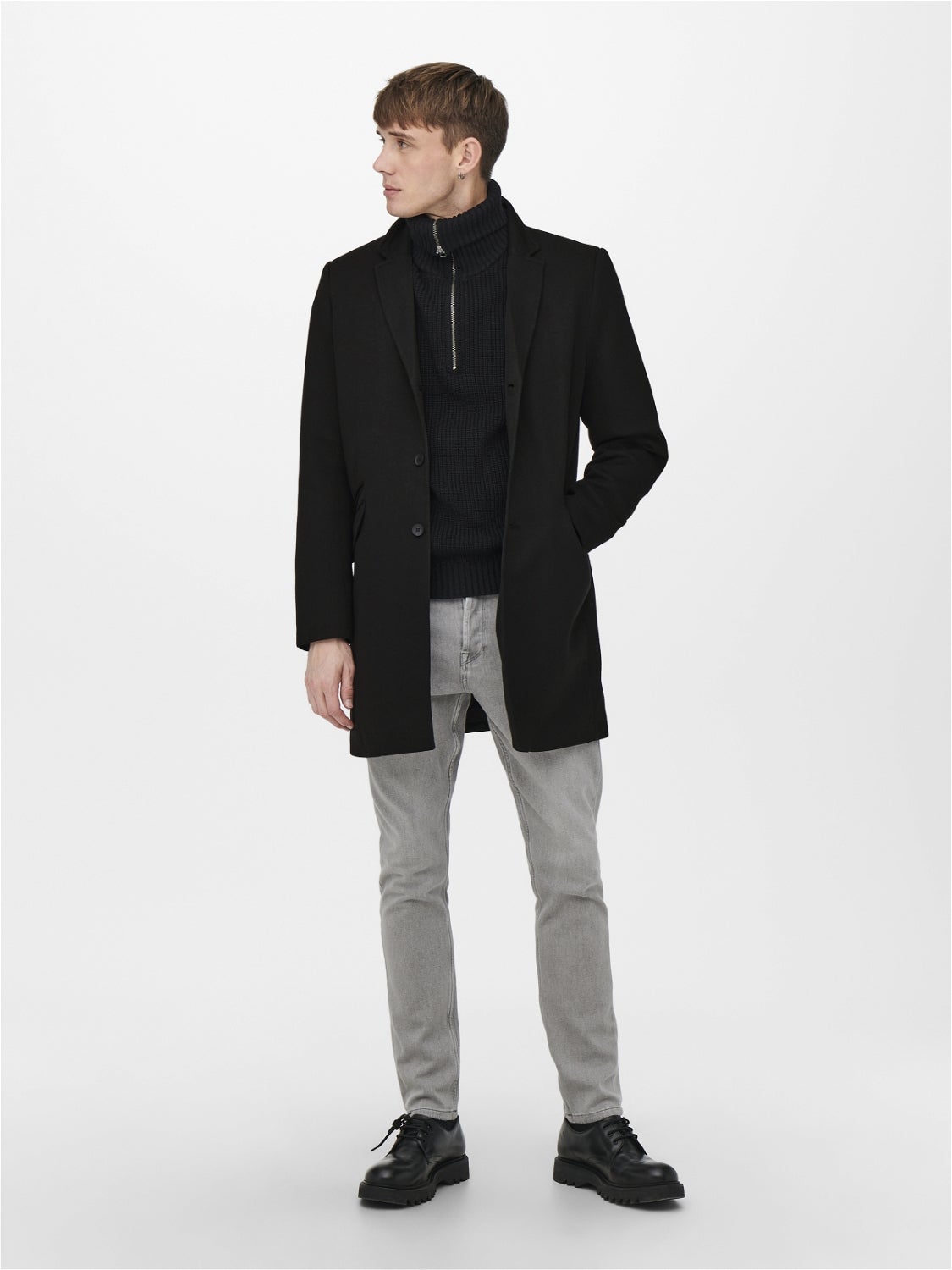 ONSJULIAN Mantel Black