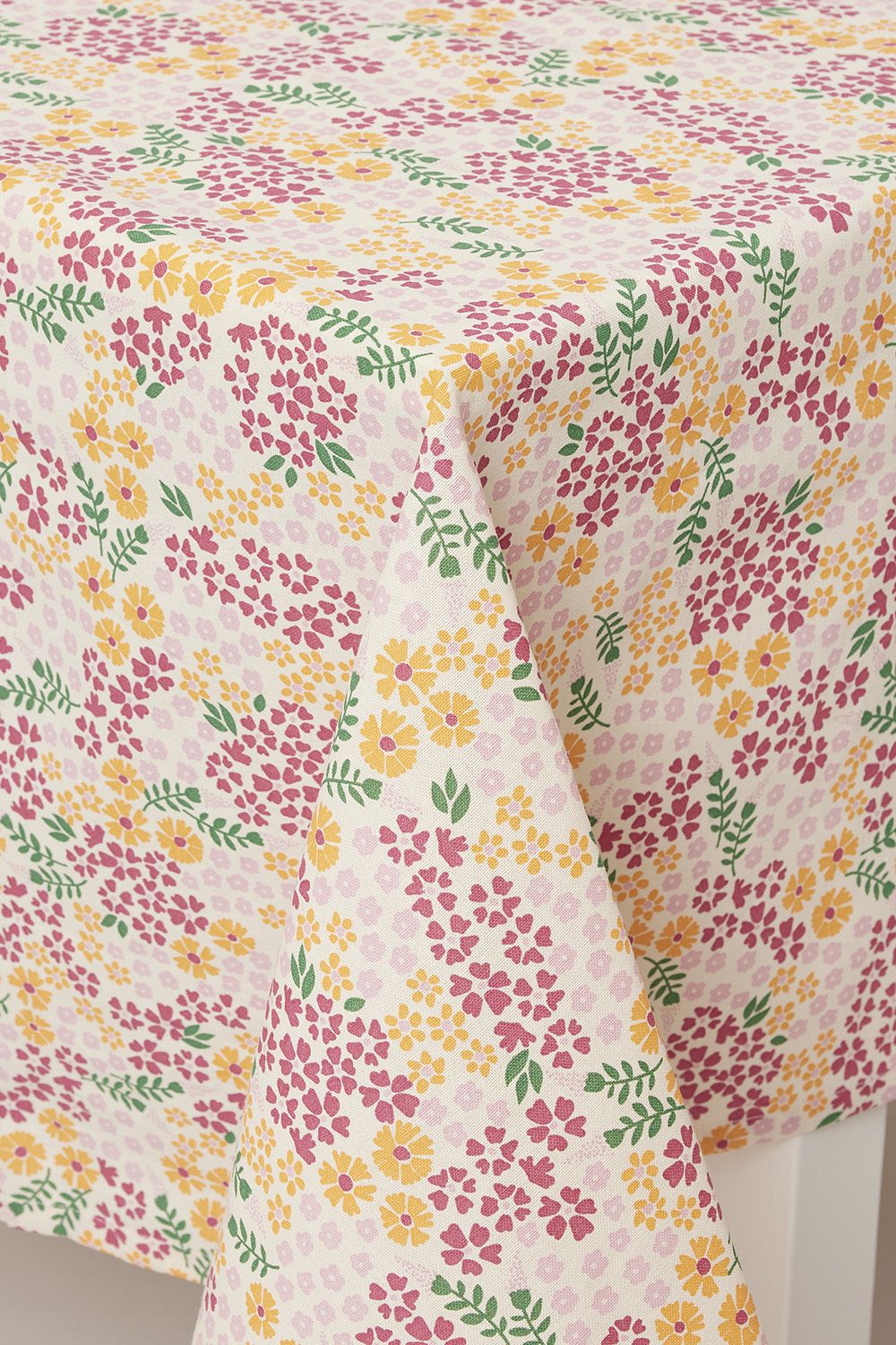Bordduk 140x240 Alices blomstereng