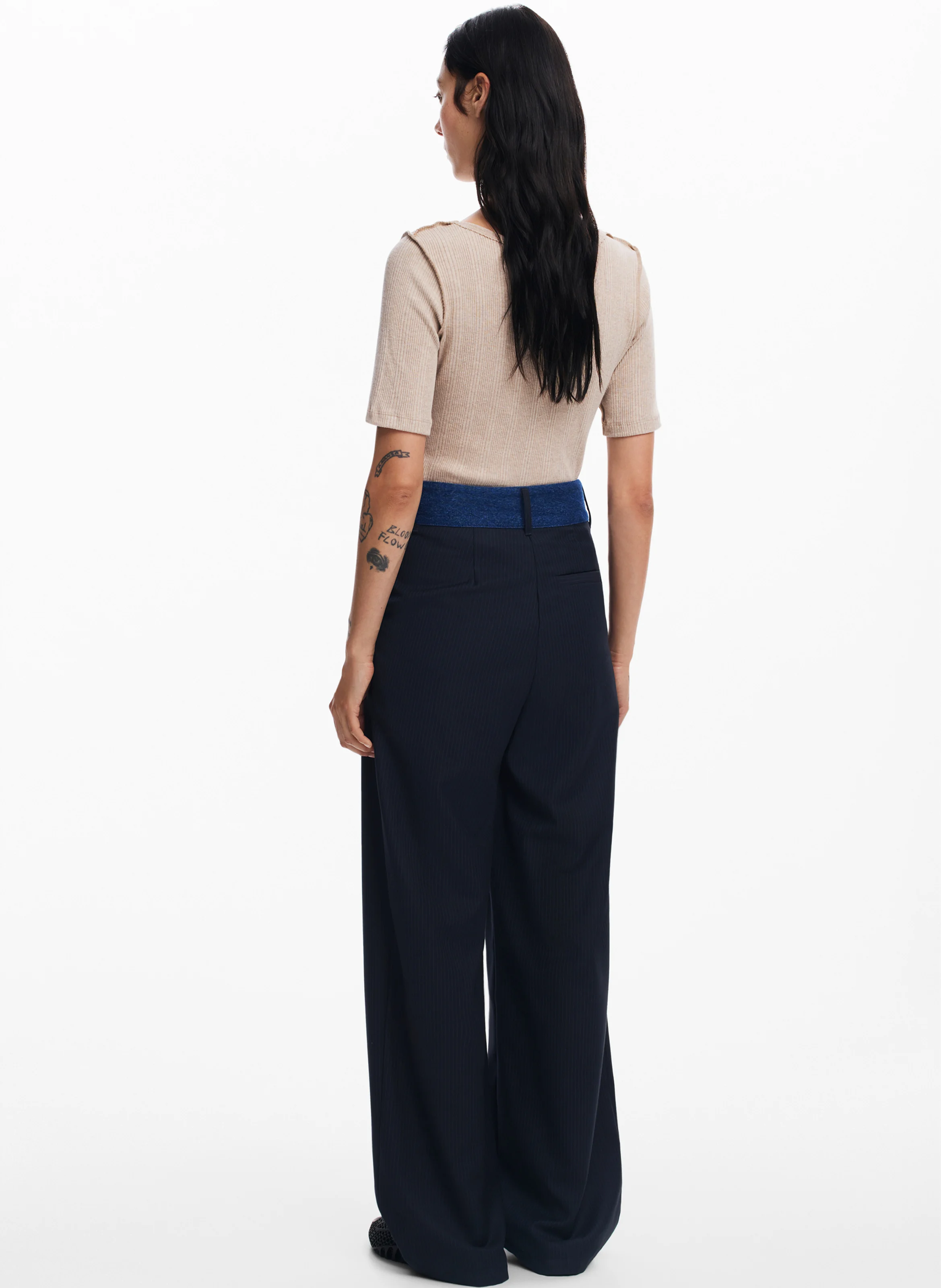 Tee-shirt encolure cœur en coton mélangé| Blanc
