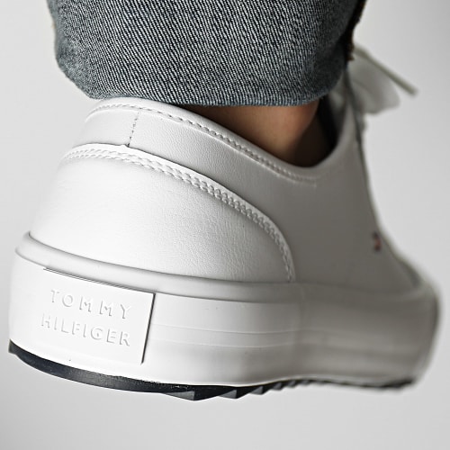 Baskets Core Vulcan Cleated Leather 4821 White