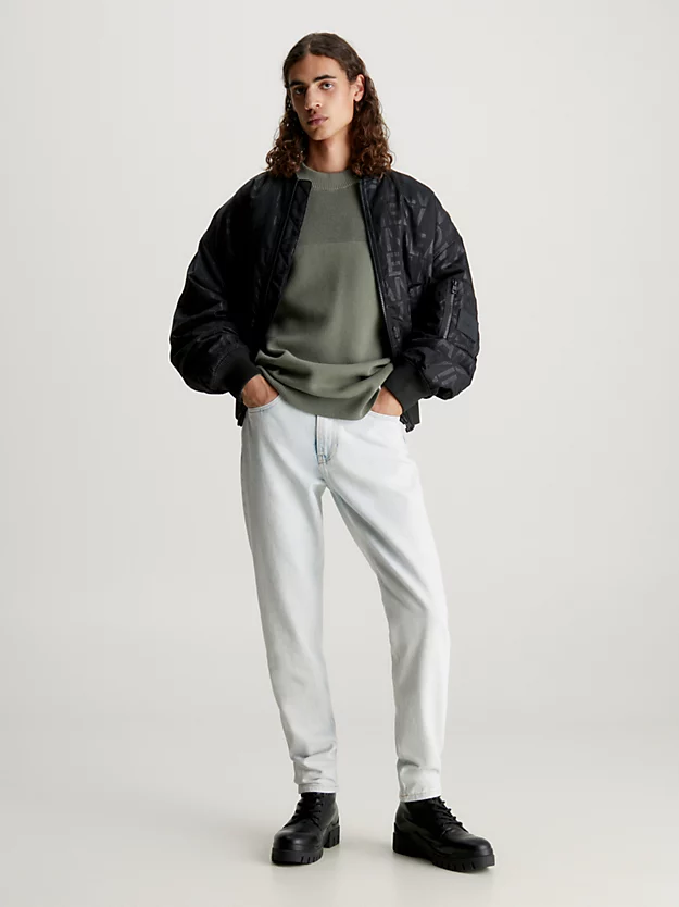 Calça jeans afunilada
