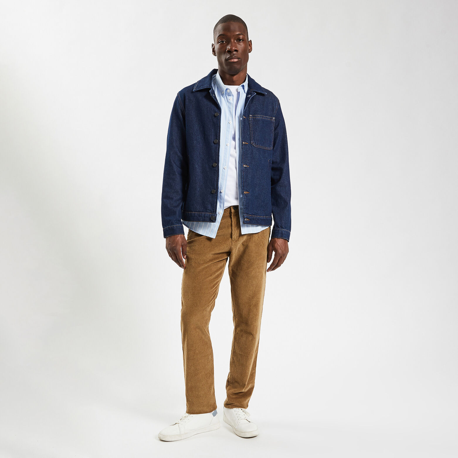 Pantalon chino en velours contient du coton recycl Marron