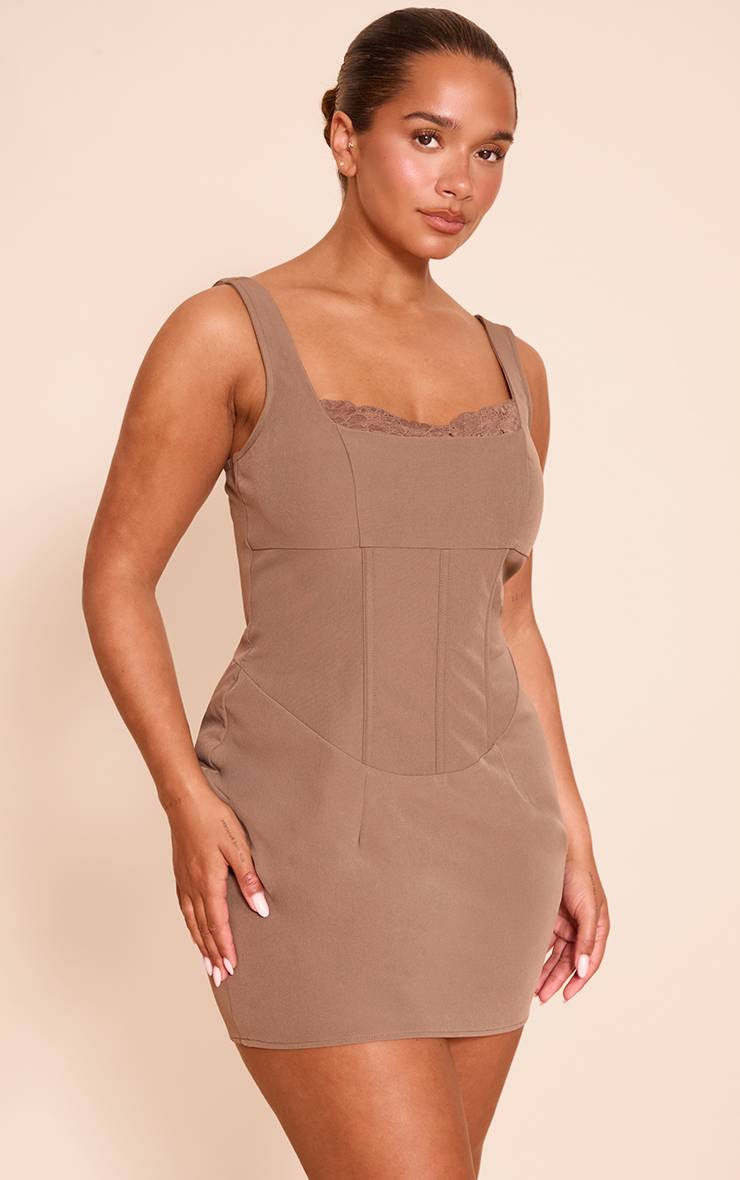 Moka Robe Mini Ajustée À Encolure Carrée Shape