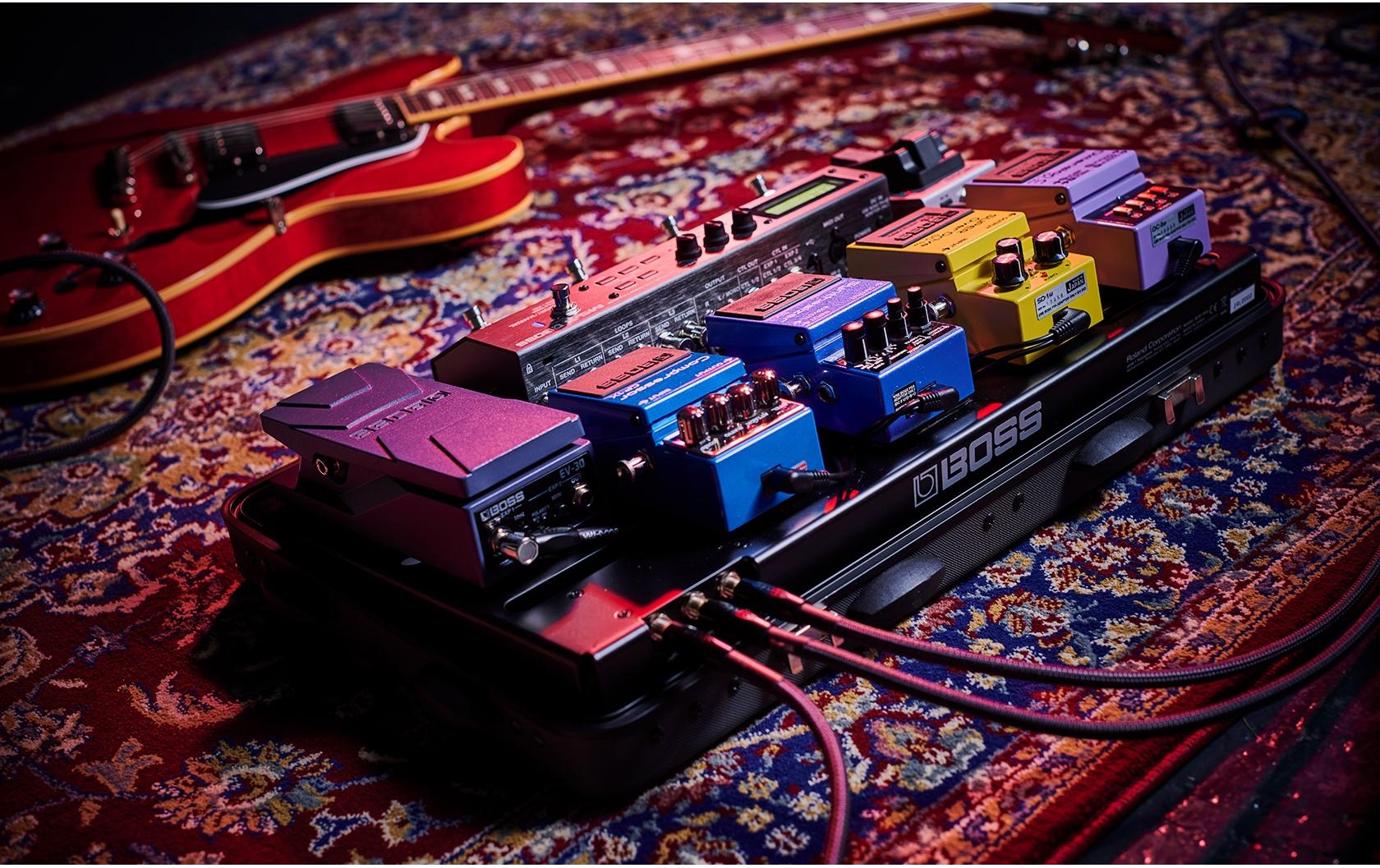 Tragetasche Pedal Board Suitcase BCB-1000<br>Innovatives Pedalboard im Kofferstil für Spieler, die viel unterwegs sind
