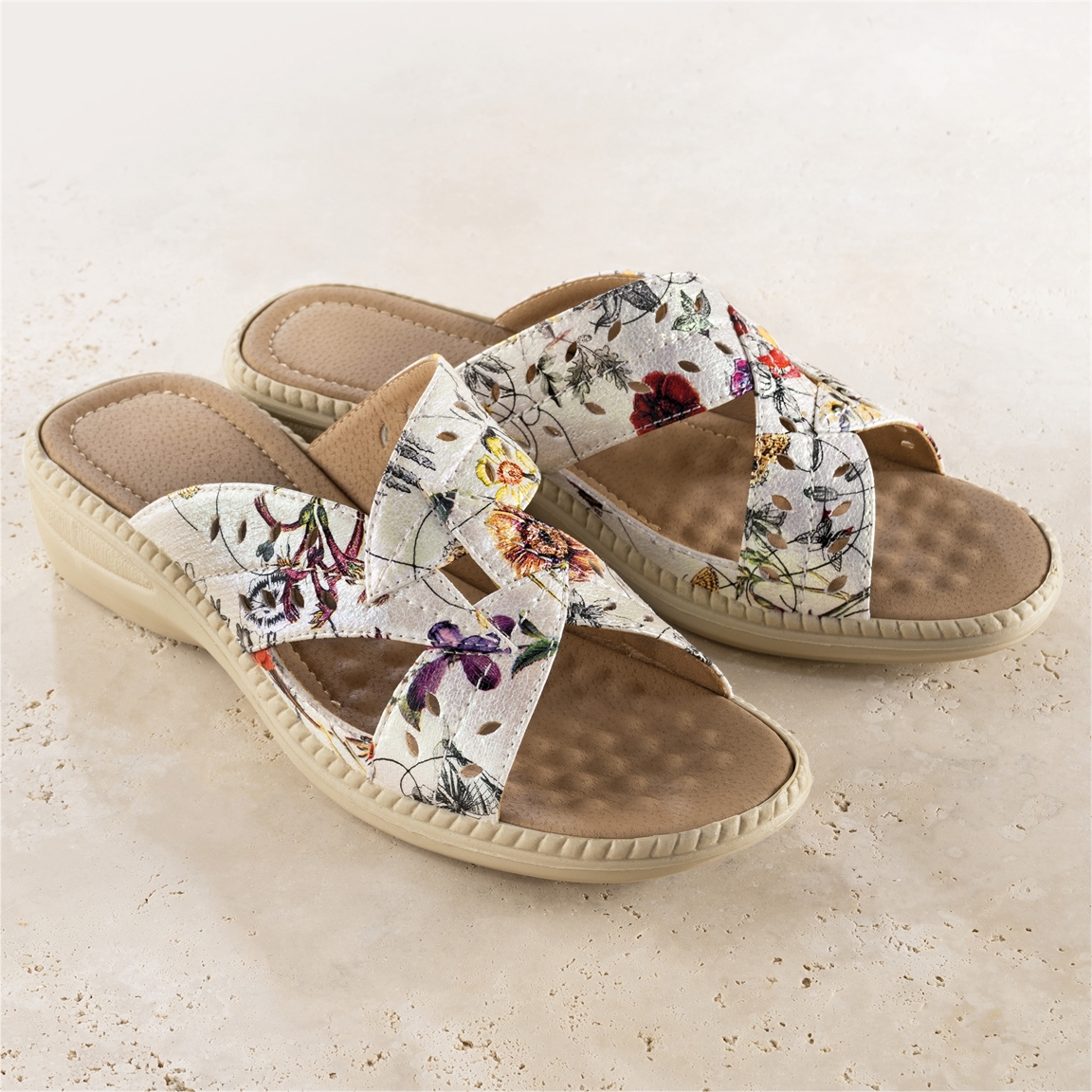 Mules croisées fleuries