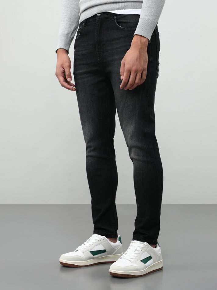 Calça jeans skinny confortável cor cenoura - Preta
