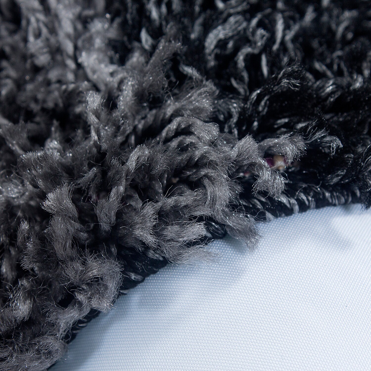 Stilvoller Hochflor-Teppich mit zeitgemäßem Karo-Muster, Shaggy-Teppich