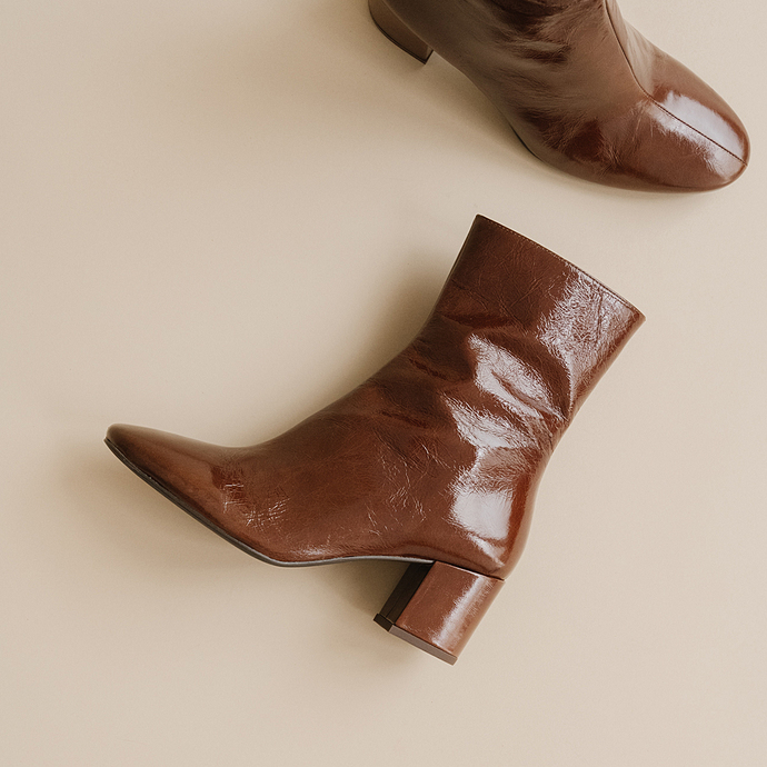 Bottines à talons  en cuir brillant marron