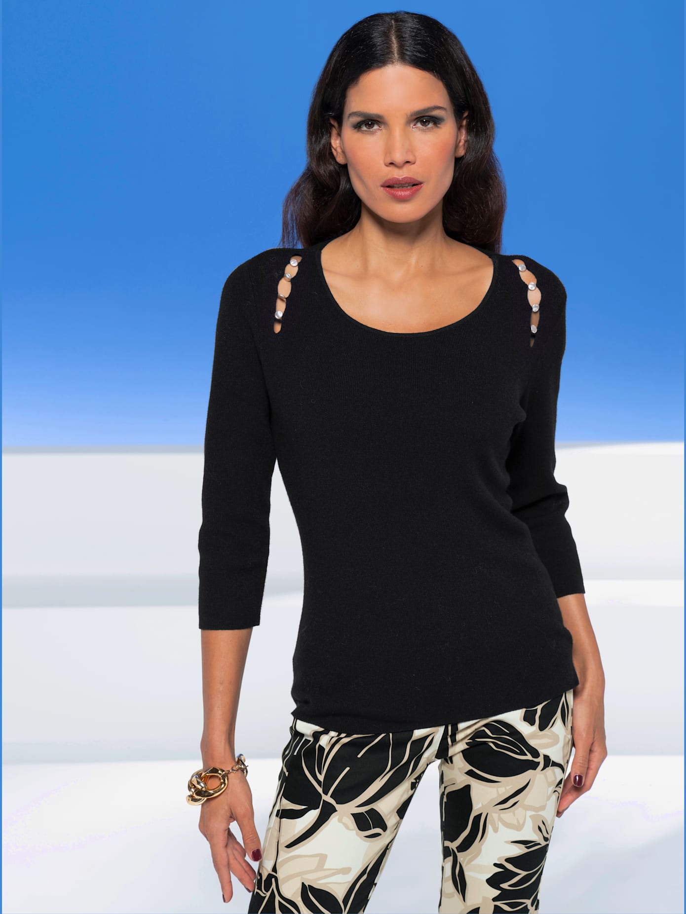 Pull découpes raffinées avec perles décoratives à l'encolure