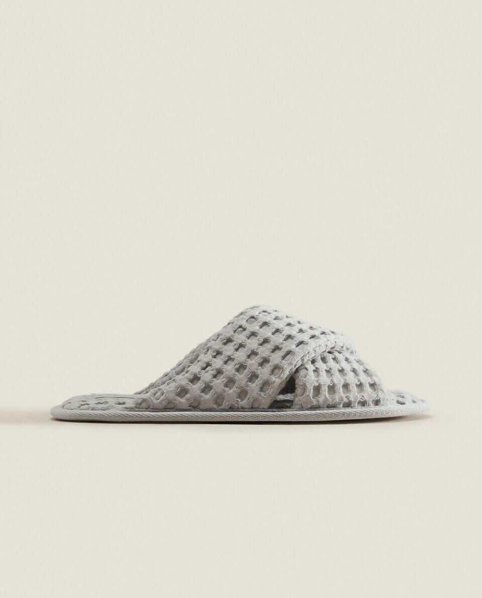 CHINELOS CRUZADOS DE MALHA WAFFLE