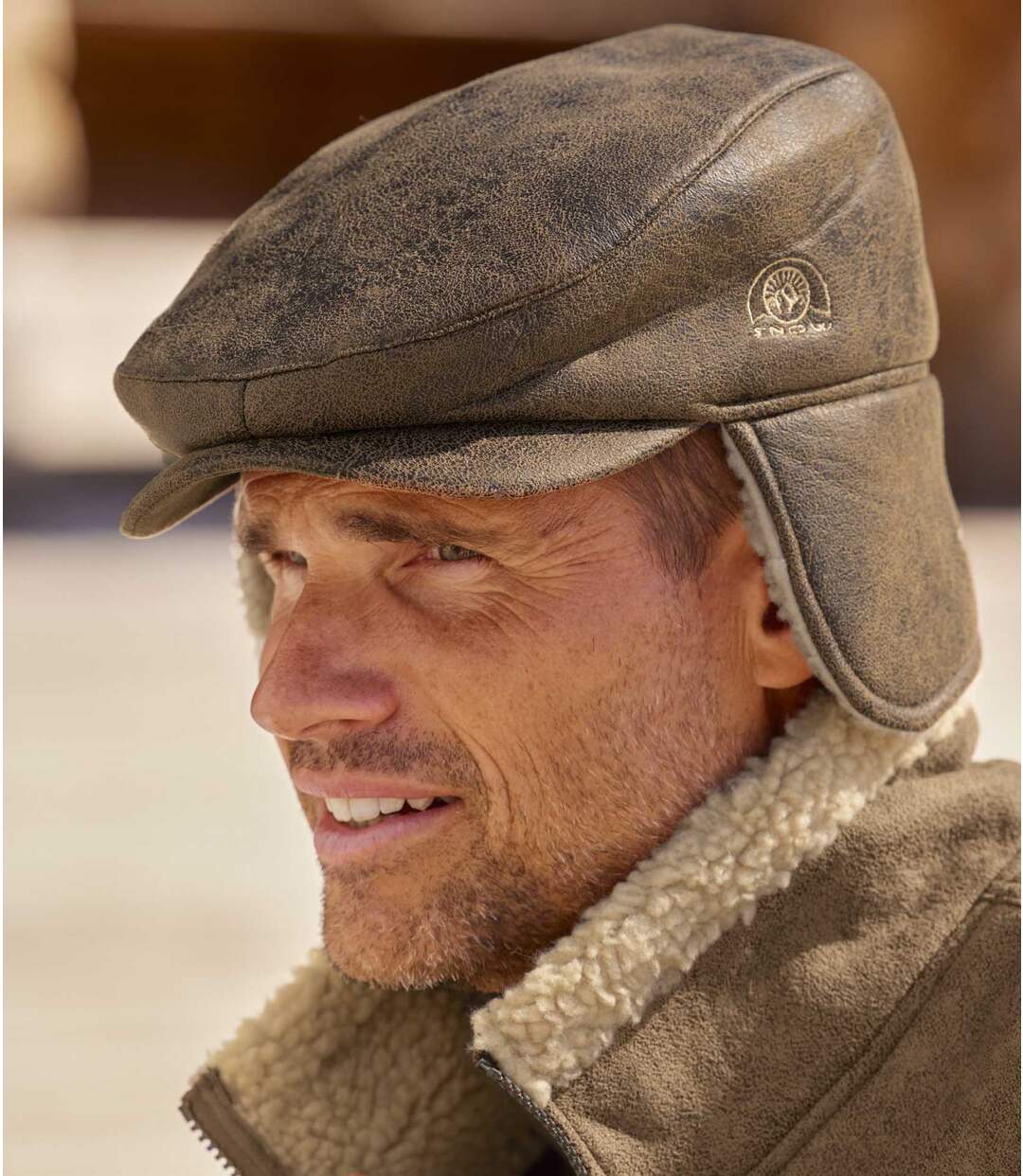 Casquette Cache-Oreilles Suédine et Sherpa Snow