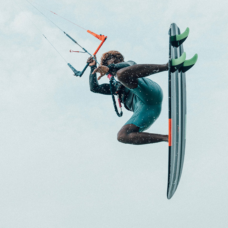 SURF F-ONE MAGNET CARBON 2023